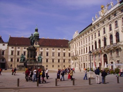 Hofburg: castle courtyard